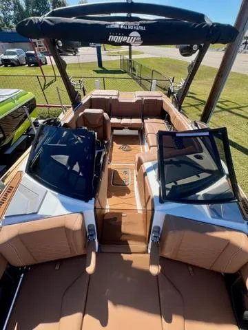 Slide: The Image of Malibu Wakesetter 22 MXZ 2025 - 12