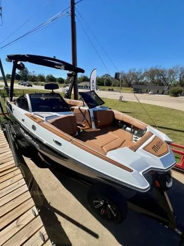 Slide: The Image of Malibu Wakesetter 22 MXZ 2025 - 5