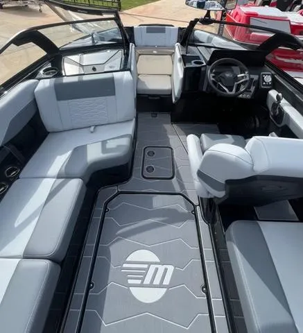 Slide: The Image of Malibu Wakesetter 22 MXZ 2025 - 5