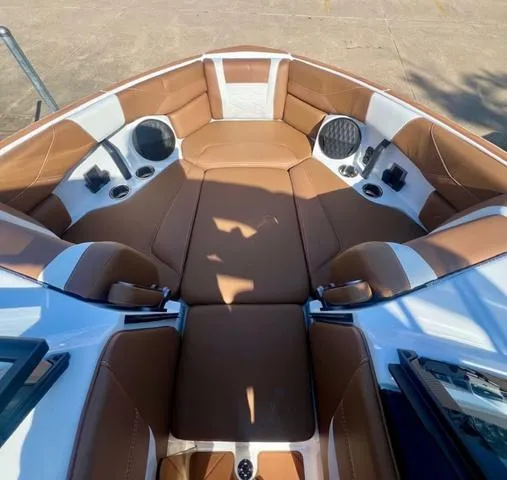 Slide: The Image of Malibu 23 LSV 2025 - 10