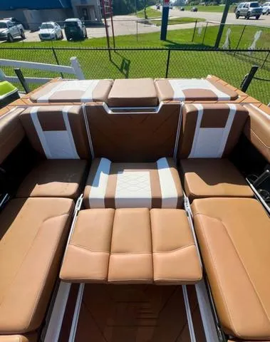 Slide: The Image of Malibu 23 LSV 2025 - 14