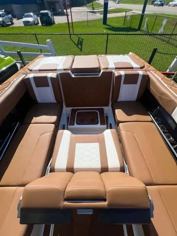 Slide: The Image of Malibu 23 LSV 2025 - 15