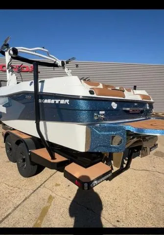 Slide: The Image of Malibu 23 LSV 2025 - 4