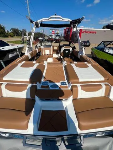 Slide: The Image of Malibu 23 LSV 2025 - 5