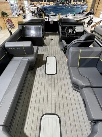 Slide: The Image of Manitou Explore 22 Bench 2025 - 12