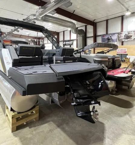 Slide: The Image of Manitou Explore 22 Bench 2025 - 4