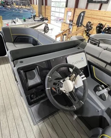 Slide: The Image of Manitou Explore 22 Bench 2025 - 9