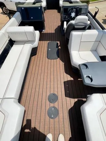 Slide: The Image of Manitou Explore 26 Switchback 2025 - 15