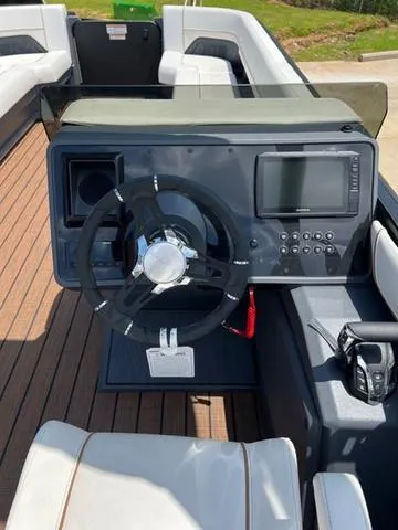 Slide: The Image of Manitou Explore 26 Switchback 2025 - 9