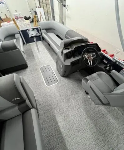 Slide: The Image of Bennington S L-Bench 22 SLJ 2025 - 8