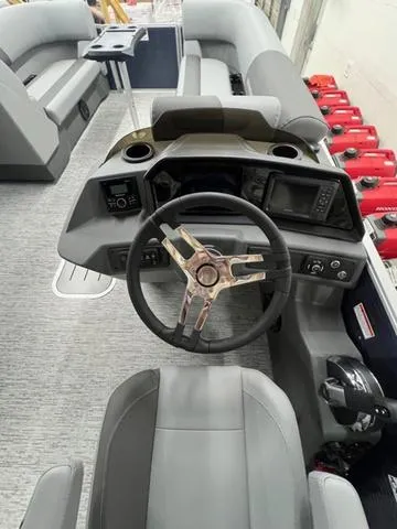 Slide: The Image of Bennington S L-Bench 22 SLJ 2025 - 9