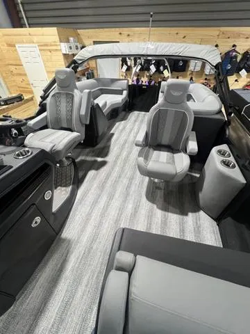 Slide: The Image of Bennington M Quad Bench 22 MFB 2025 - 5