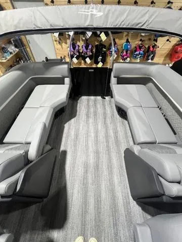 Slide: The Image of Bennington M Quad Bench 22 MFB 2025 - 8