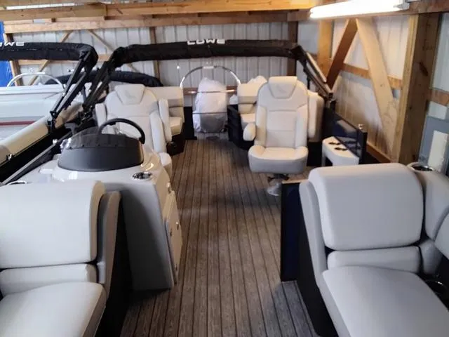 Slide: The Image of Lowe SS 210 WT 2025 - 3