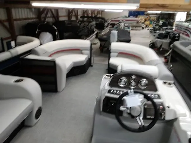 Slide: The Image of Lowe SS 210 TL 2025 - 3