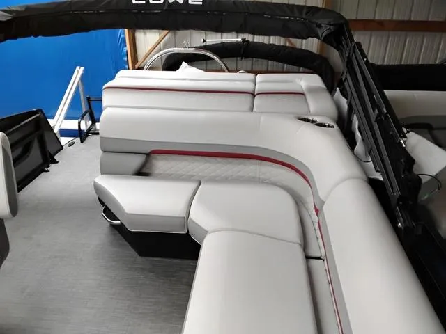 Slide: The Image of Lowe SS 210 TL 2025 - 4