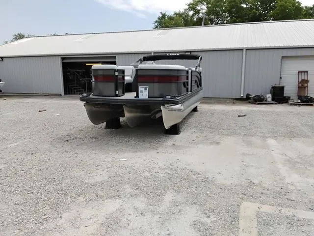 Slide: The Image of Lowe SS 210 TL 2025 - 6