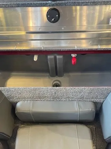 Slide: The Image of Tracker Pro Team 190 2025 - 16