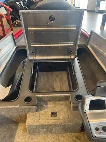 Slide: The Image of Tracker Pro Team 190 2025 - 19