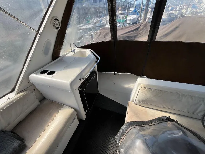 Slide: The Image of Bayliner 4788 Pilot House Motoryacht 1996 - 50