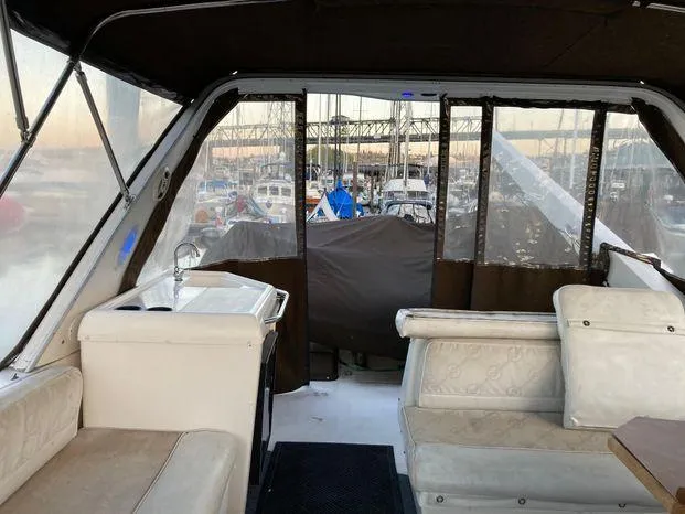 Slide: The Image of Bayliner 4788 Pilot House Motoryacht 1996 - 51