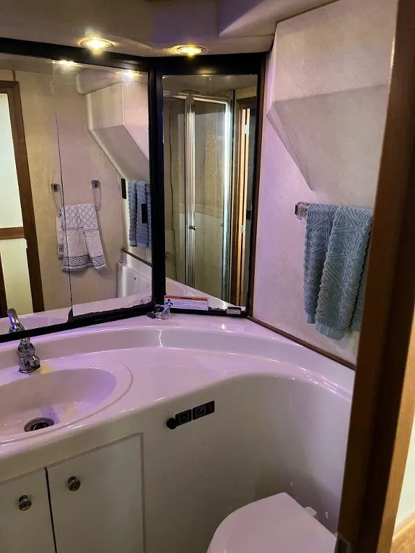 Slide: The Image of Bayliner 4788 Pilot House Motoryacht 1996 - 54