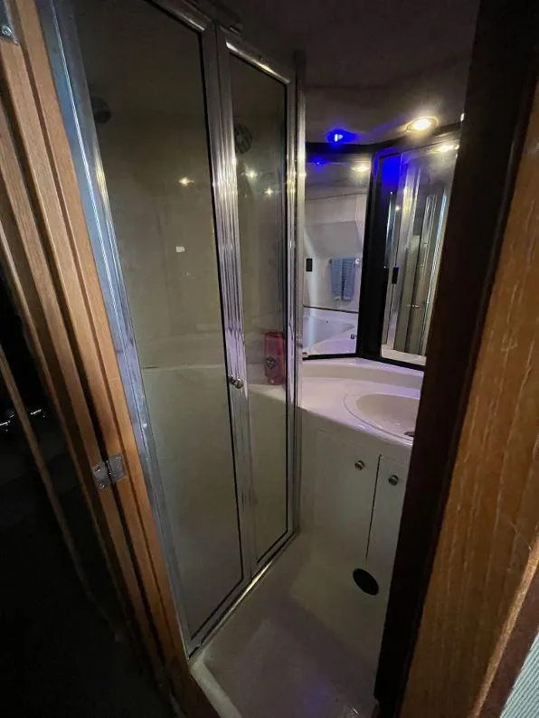 Slide: The Image of Bayliner 4788 Pilot House Motoryacht 1996 - 55