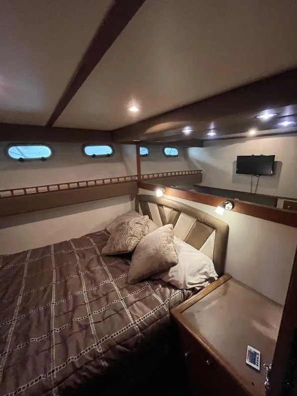 Slide: The Image of Bayliner 4788 Pilot House Motoryacht 1996 - 56