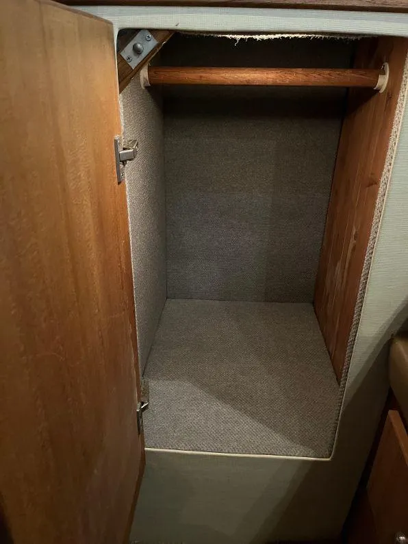 Slide: The Image of Bayliner 4788 Pilot House Motoryacht 1996 - 57