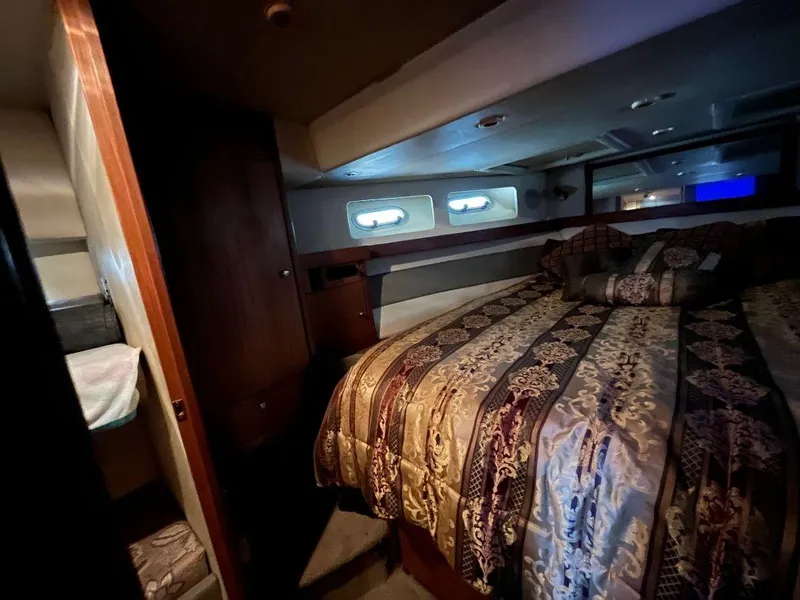 Slide: The Image of Bayliner 4788 Pilot House Motoryacht 1996 - 60