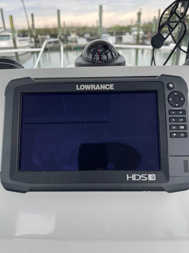 Slide: The Image of Lowrance HDS 9 marine GPS on 2020 Beneteau Barracuda 8 boat dashboard. - 40