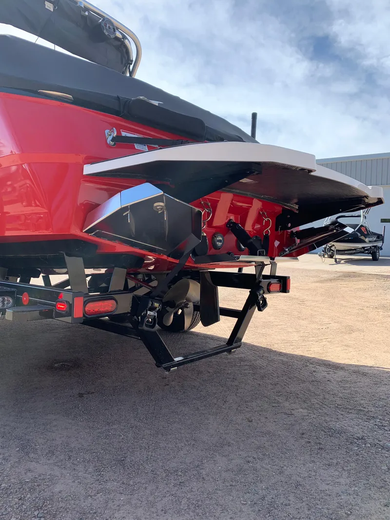 Slide: The Image of MasterCraft NXT22 2018 - 11