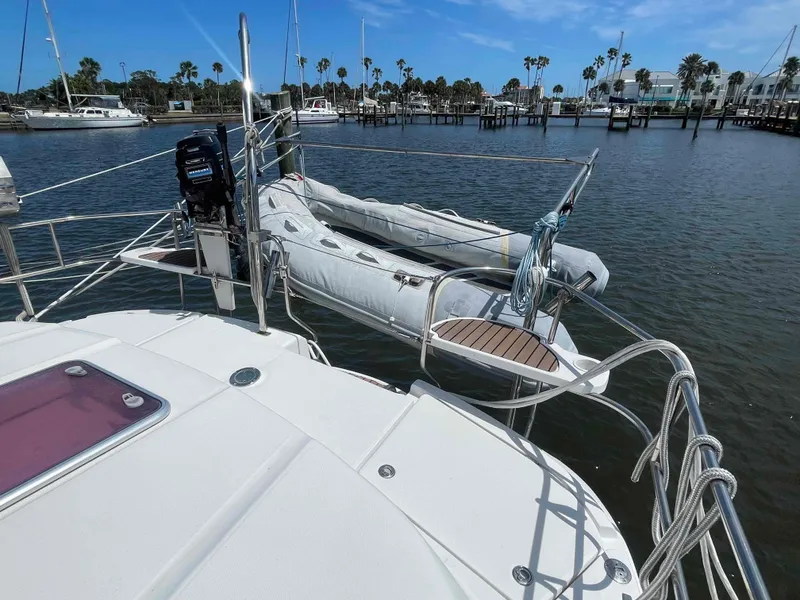 Slide: The Image of Hunter 45 Center Cockpit 2006 - 51