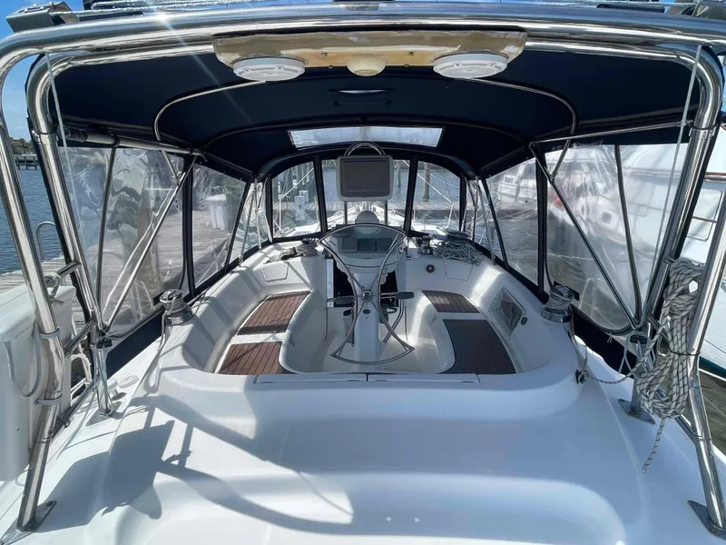 Slide: The Image of Hunter 45 Center Cockpit 2006 - 54