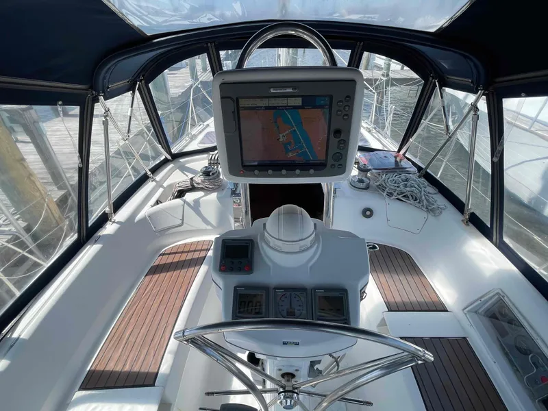 Slide: The Image of Hunter 45 Center Cockpit 2006 - 55