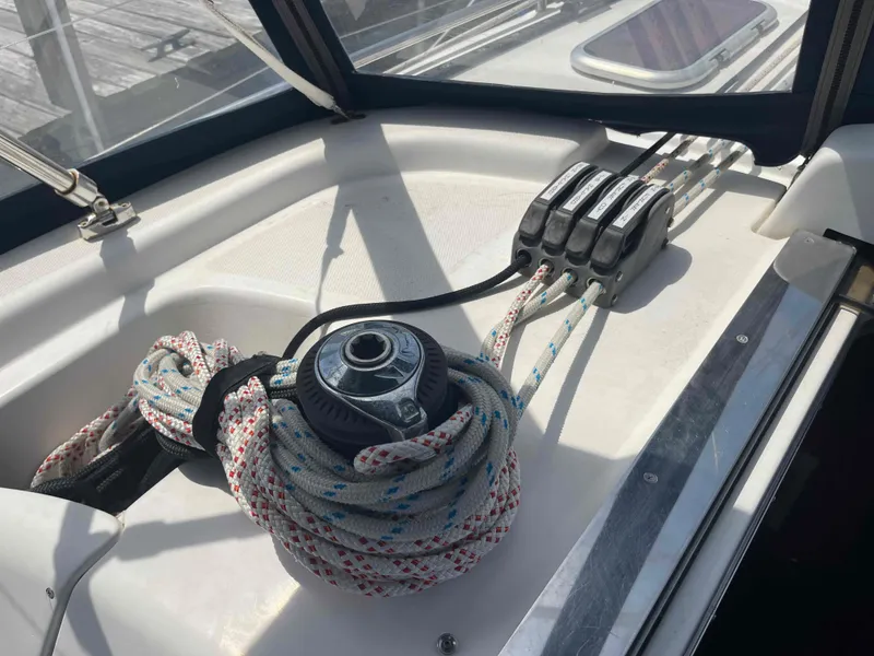 Slide: The Image of Hunter 45 Center Cockpit 2006 - 58