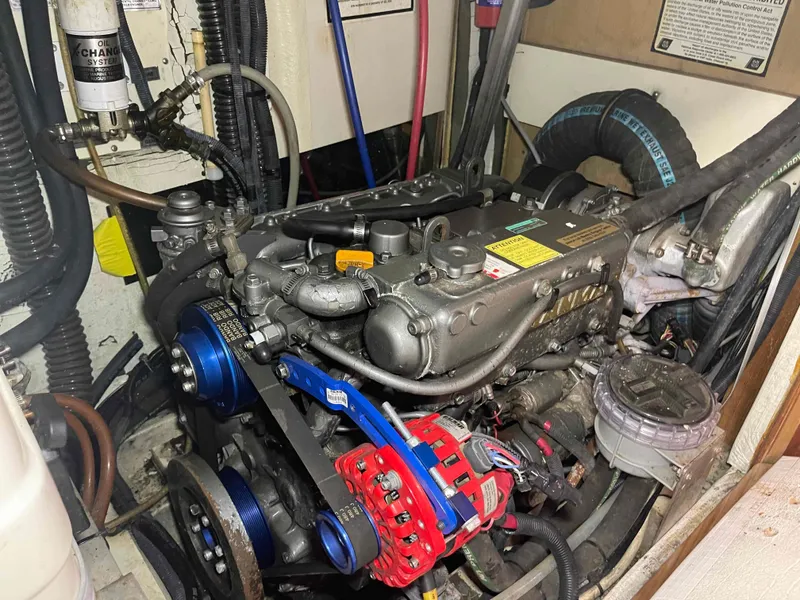 Slide: The Image of Hunter 45 Center Cockpit 2006 - 61