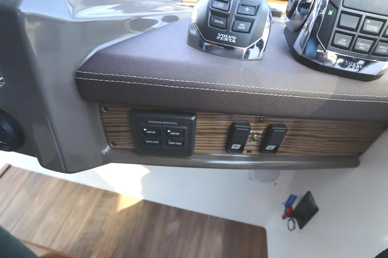 Slide: The Image of Cruisers Yachts 45 Cantius 2015 - 58