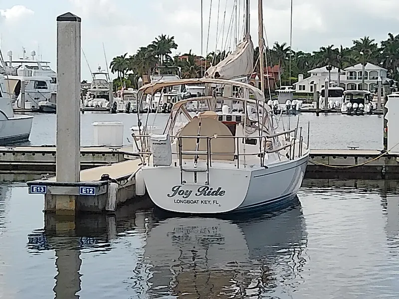 Slide: The Image of Navigation system on a 2004 J Boats J/32 sailboat cockpit. - 32