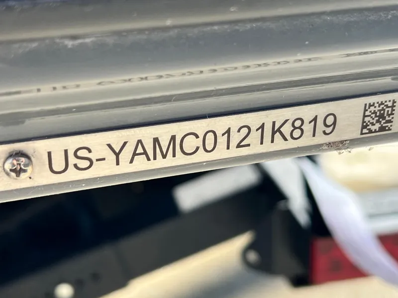 Slide: The Image of 2019 Yamaha Boats 242 Limited S hull identification number plate. - 15