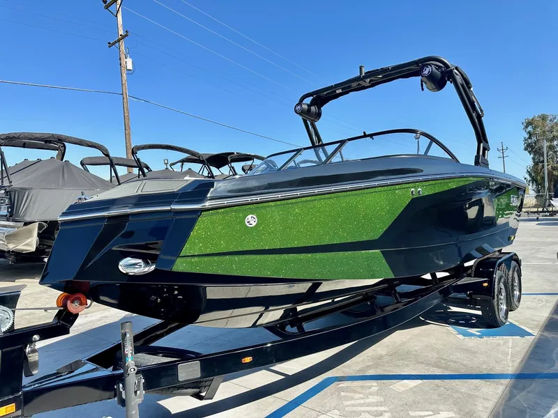 Slide: The Image of Heyday Wake Boats WTSurf 2025 - 12