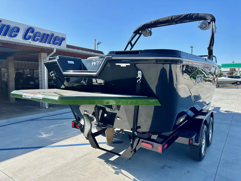 Slide: The Image of Heyday Wake Boats WTSurf 2025 - 9