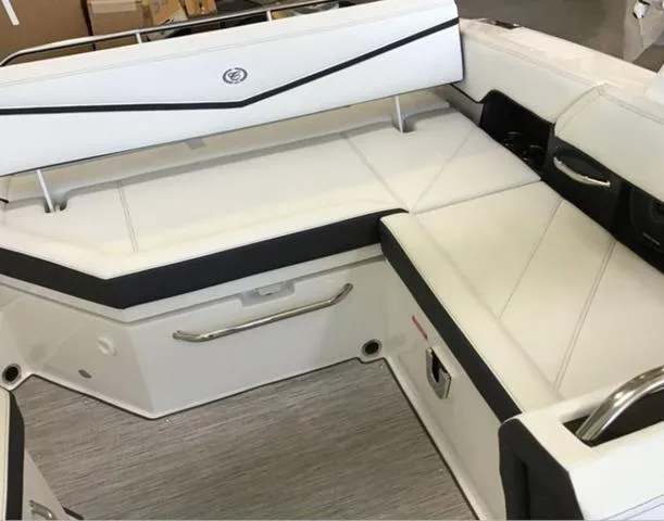 Slide: The Image of Cobalt R6 Surf 2025 - 15