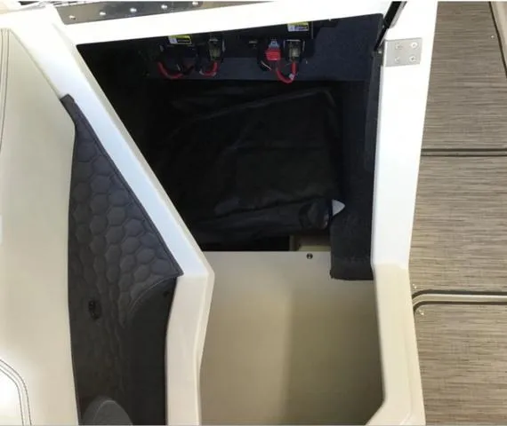 Slide: The Image of Cobalt R6 Surf 2025 - 5