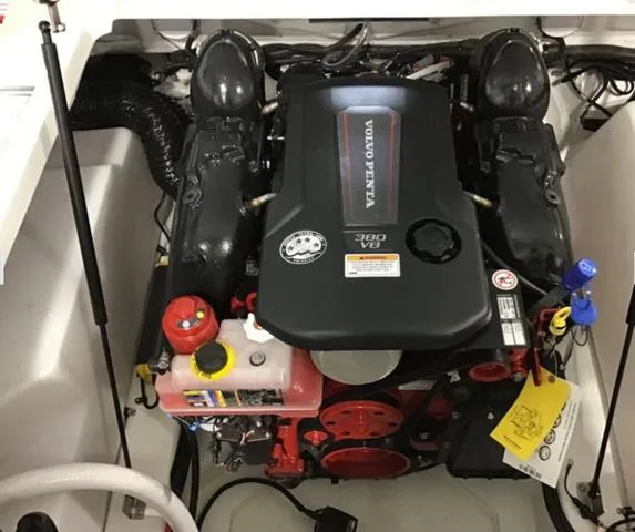 Slide: The Image of Cobalt R6 Surf 2025 - 17