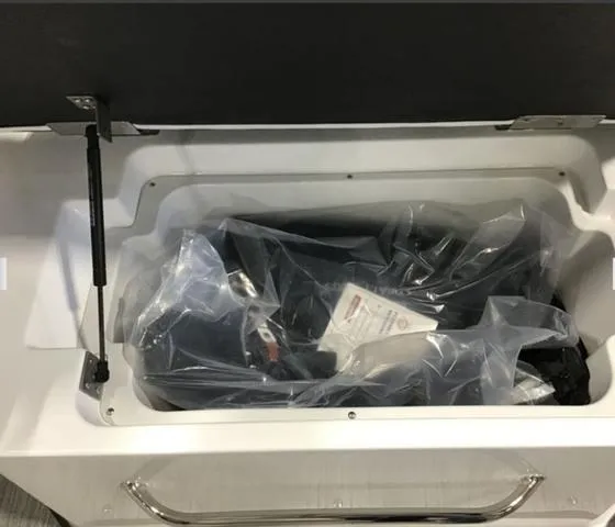 Slide: The Image of Cobalt R6 Surf 2025 - 8