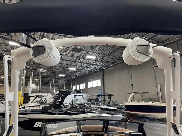 Slide: The Image of Axis Wake Research T250 2025 - 7