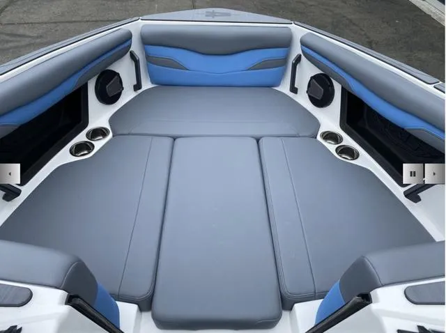 Slide: The Image of Axis Wake Research T250 2025 - 13