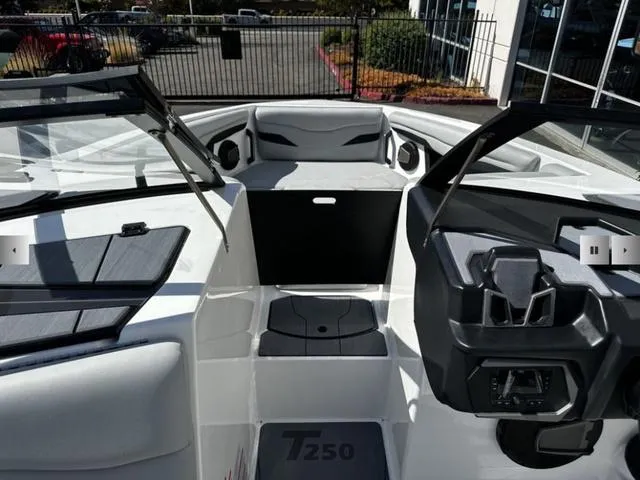 Slide: The Image of Axis Wake Research T250 2025 - 11