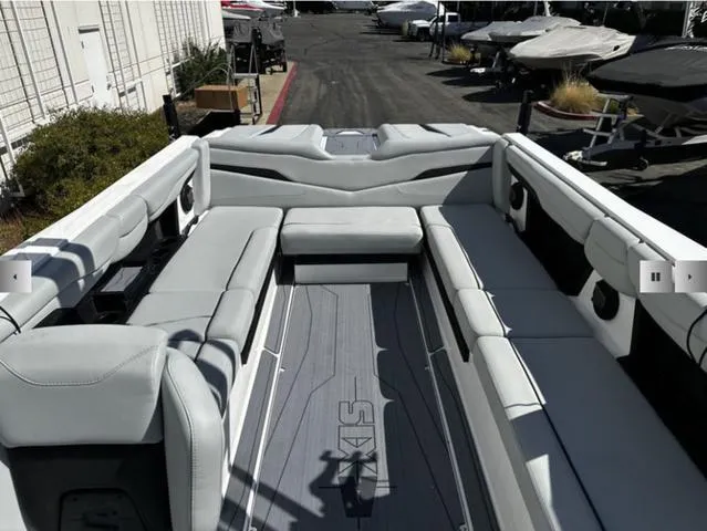 Slide: The Image of Axis Wake Research T250 2025 - 13